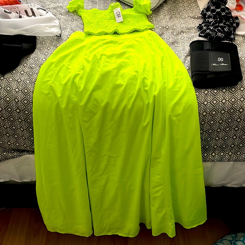 Two piece skirt and crop top